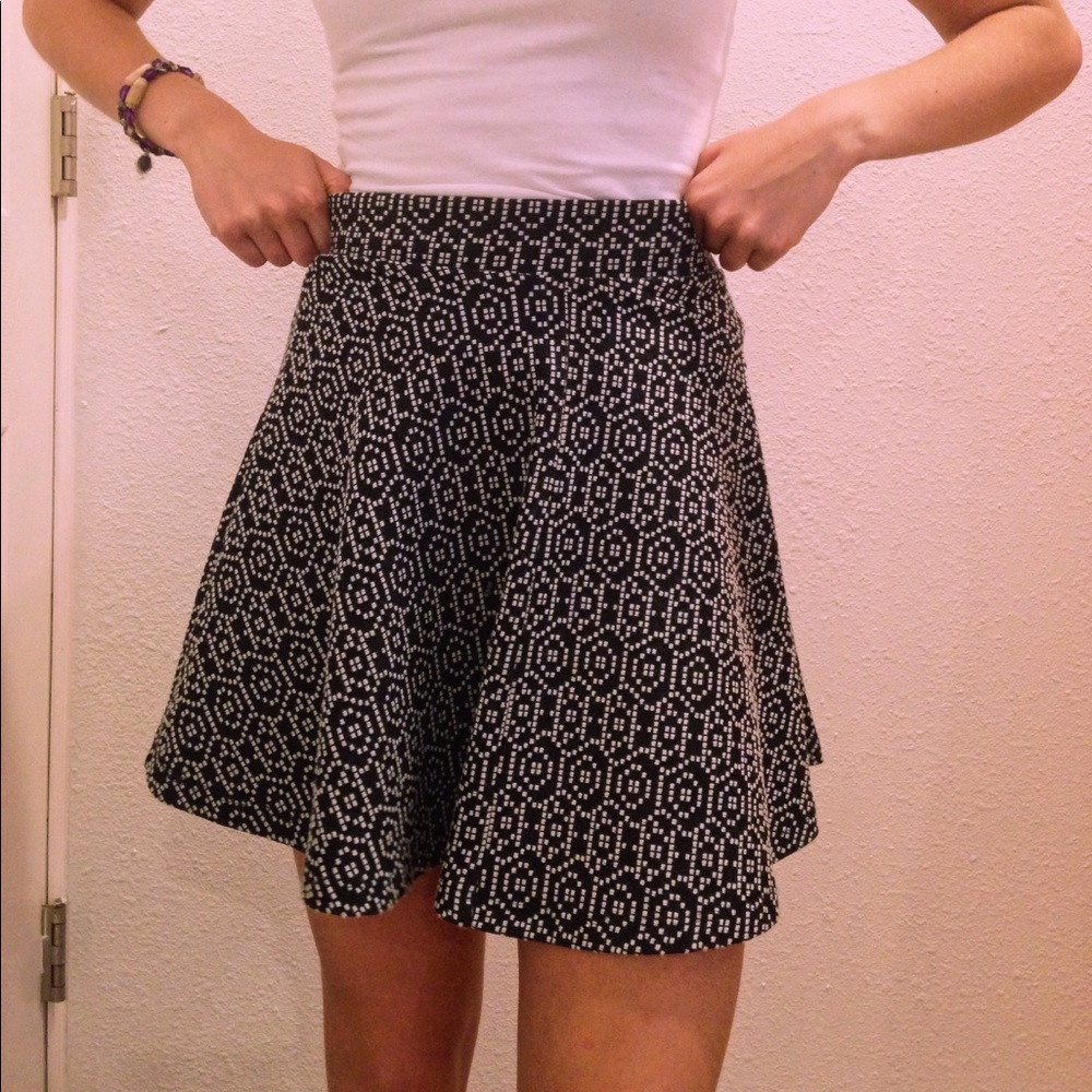 Black skater skirt